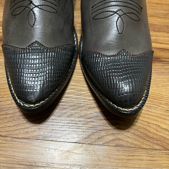 Women’s Blair Boots - Picture 3 of 8